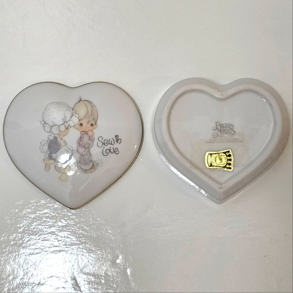 Precious Moments Ceramic Heart-Shaped Trinket Box - Picture 12 of 16